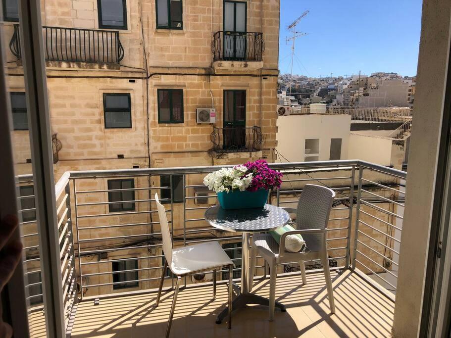 Well Located 2 Bedroom Flat In St.Julians San Julián Exterior foto